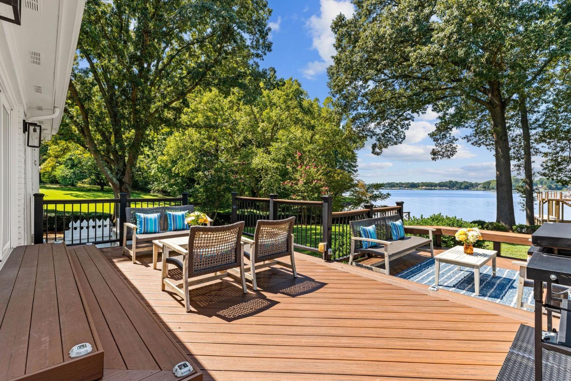 Lakefront Living Mooresville Extérieur photo